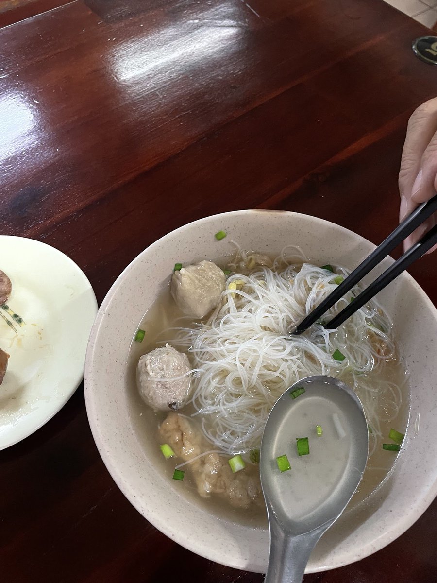 媽媽很愛吃  女兒也覺得好甲
你們也覺得好甲   阿就吃起來
吃飽回旅館睡大覺 https://t.co/ag6tXvTK8p