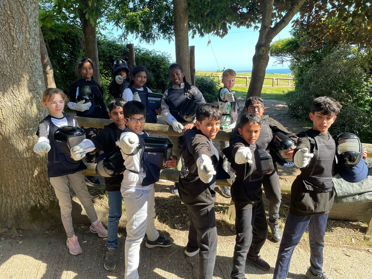 STMM20's tweet image. Good morning from a warm Osmington Bay.  Much excitement for Dragon Boating 🛶 this morning. First stop breakfast🧇🥣
#TeamChallengeAhead
#FuelForTheDay
#SundayFun