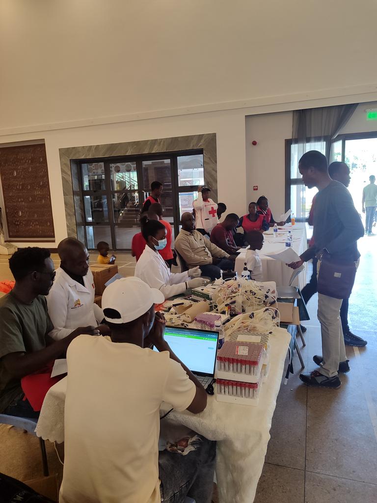 Dr_AustinOmondi's tweet photo. We are on the ground at Sikh Union Club, Forest Road.. The turn out is amazing. https://t.co/DUjOd5cITo