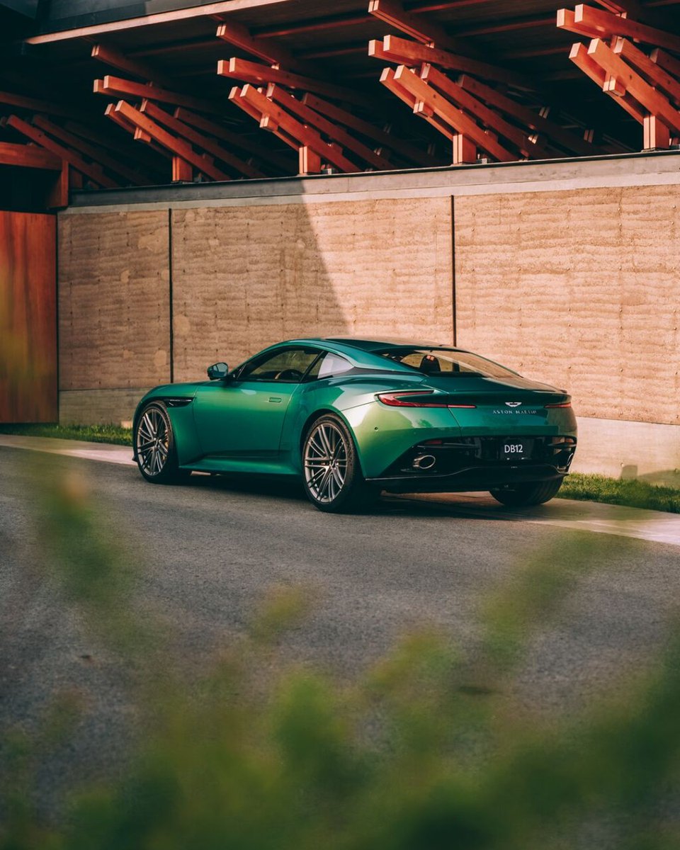 AstonMartinLDN's tweet photo. Unparalleled elegance. Sculpted to seduce.

Find your wings today.

#AstonMartinLondon #AstonMartin #DB12 #ICONDRIVEN https://t.co/mf5qfqWnR5