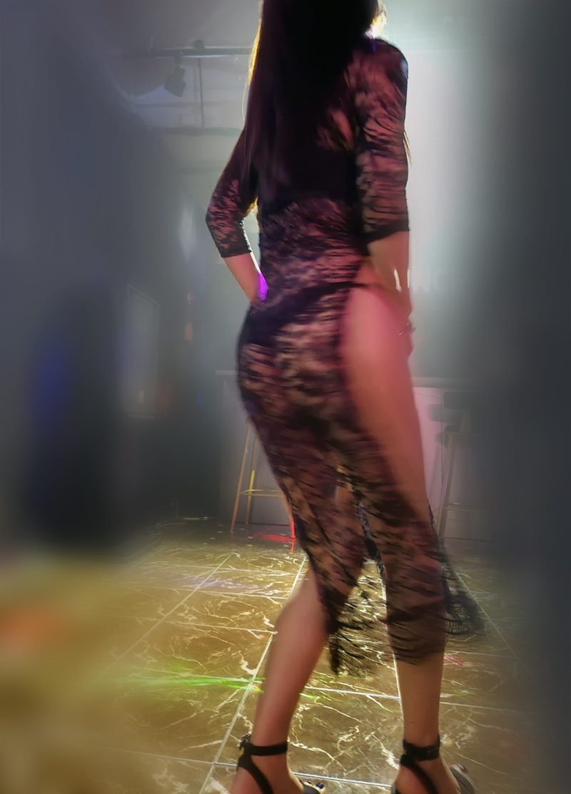 주말마다 놀러 나가냐며
죽어도 안 나간다는 거
간신히 꼬셔서 나갔더니
내가 다른 테이블에서 주접 떨고 있을 때,
누나는 이러고 놀았다고
친철한 동생이 사진 찍어 보내 주네
하.......
#조신한척하고있으라했는데
#이젠옷도갈아입는구나
#은퇴한다며_이건은퇴식인게냐