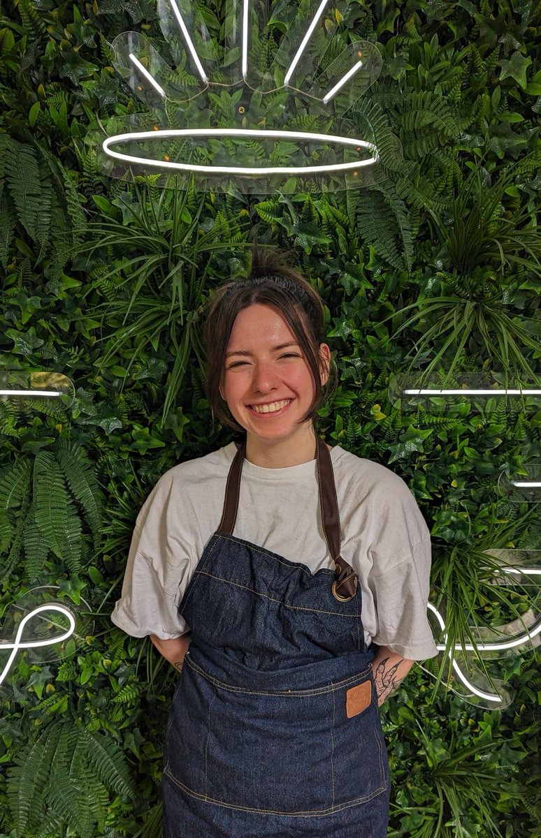 Meet one of our newest member of staff Amy! She is an artist from Edinburgh and a wee charmer too! 🤩🤩
#edinburghcafe #coffeelover #edinburghcoffeeshop #socent #Sunday #dogswelcome #dugsfriendly #summer #newstaff