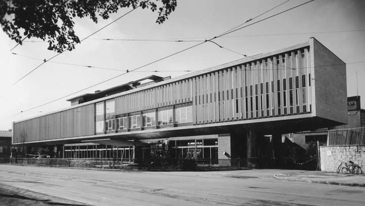 areasvellas's tweet photo. Administration of the company “Tavaro”, Geneva, Switzerland...1956-57
by Georges #Addor 1920-1982
#architecture #arquitectura 
https://t.co/Fv0K7C5BWd https://t.co/Utz90bUlli