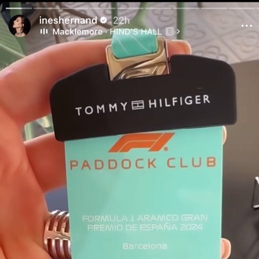 El circuito de F1 en Barcelona no parece molestarle a Inesita