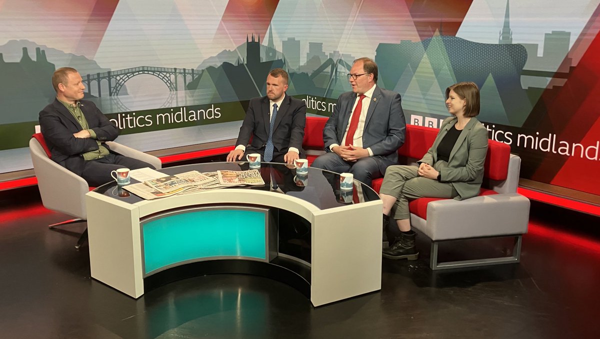 Coming up next on BBC1 join <a href="/robmayor/">Rob Mayor</a> and guests Jonathan Gullis (Con), Gareth Snell (Lab) and Tor Pingree (Green) for #PoliticsMidlands 

On today’s agenda: Billionaire backs Labour, Green MP hopes and immigration. Watch live now on <a href="/BBCiPlayer/">BBC iPlayer</a> 

bbc.co.uk/programmes/m00…