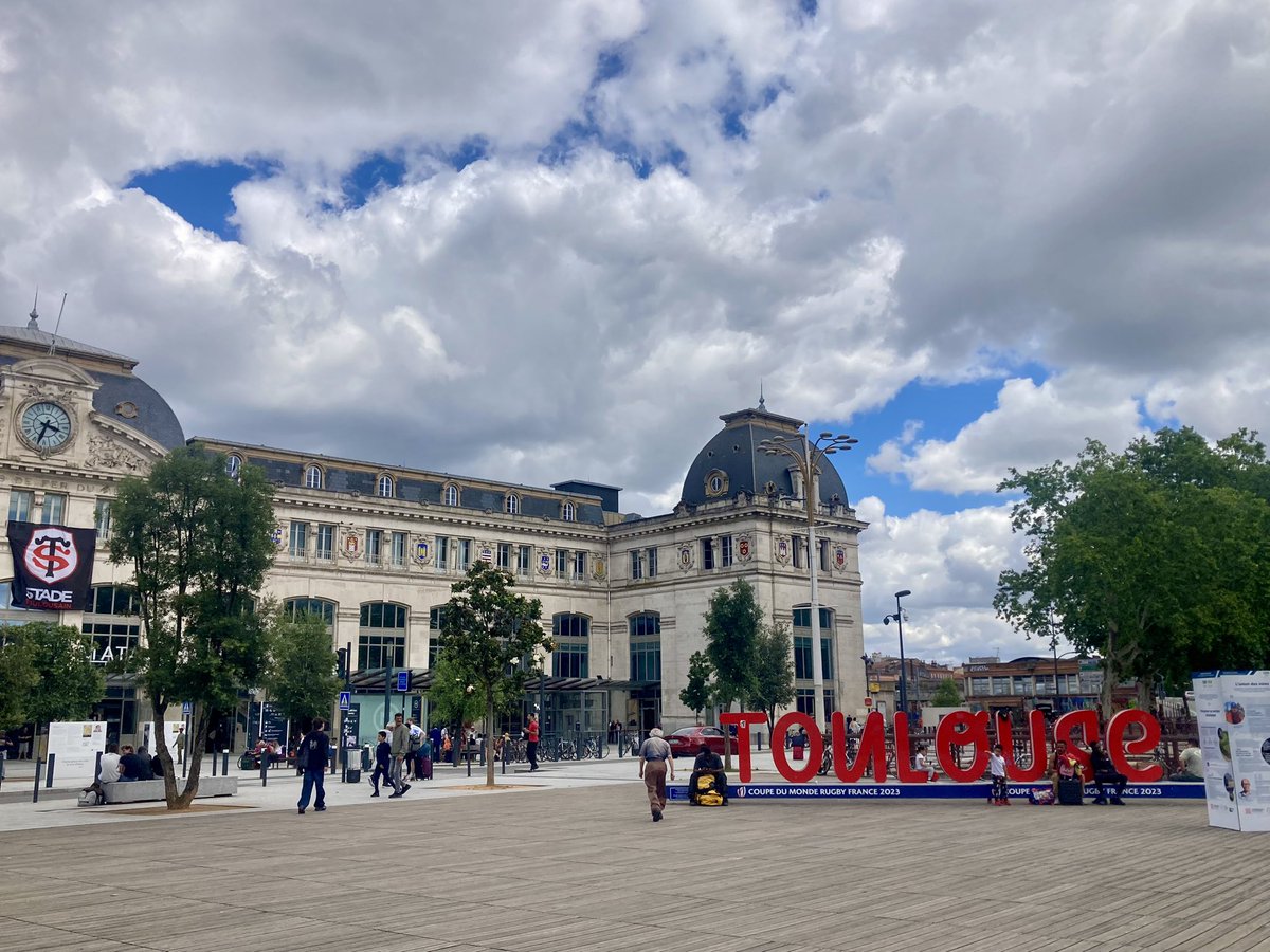 Au revoir Toulouse ! Belle découverte, grâce au colloque « La sueur et la poussière » co-organisé avec les amis de <a href="/le_ruche/">Le Ruche</a>, <a href="/afhmt/">AFHMT</a>, <a href="/Framespa5136/">Laboratoire Framespa</a> 
Recherches remarquables, débats stimulants, atmosphère joyeuse et on se serre les coudes ✊
