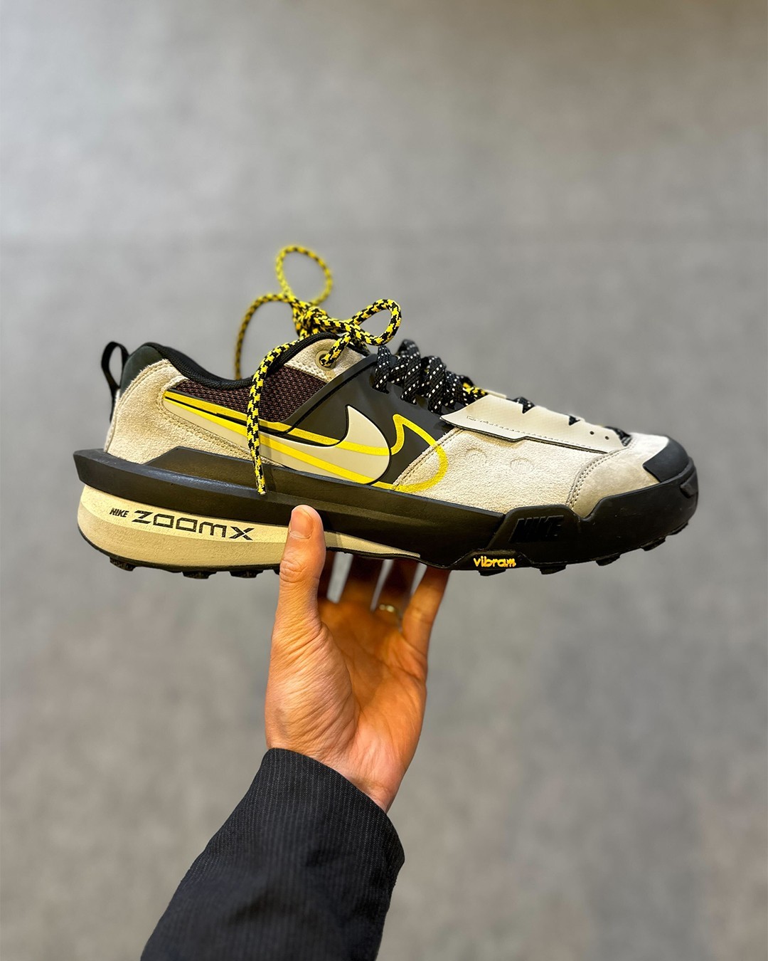 靴 sacai x Nike Zegamadome Sacai x Nike Zegamadome Collab Release Date May 2025