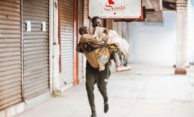 Kijana ya Airtel (@stro_derro) on Twitter photo A like for these ๐ฉธ๐ฏ๐ซก
#RejectingFinanceBill2024 
#streetpeople A like for these ๐ฉธ๐ฏ๐ซก
#RejectingFinanceBill2024 
#streetpeople