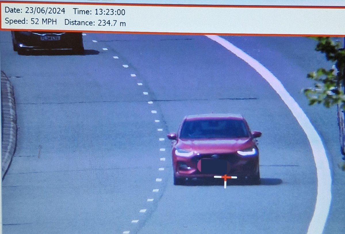 gmptraffic's tweet photo. #Fatal4 | Speeding is one of the leading contributing factors of deaths on the roads.
Help us to keep our roads safe by slowing down and looking out for other road users.
#TrafficPCSO XQ51 CASSIDY on East Lancs Road this afternoon, 52mph is not acceptable. https://t.co/tsow6QgxyK