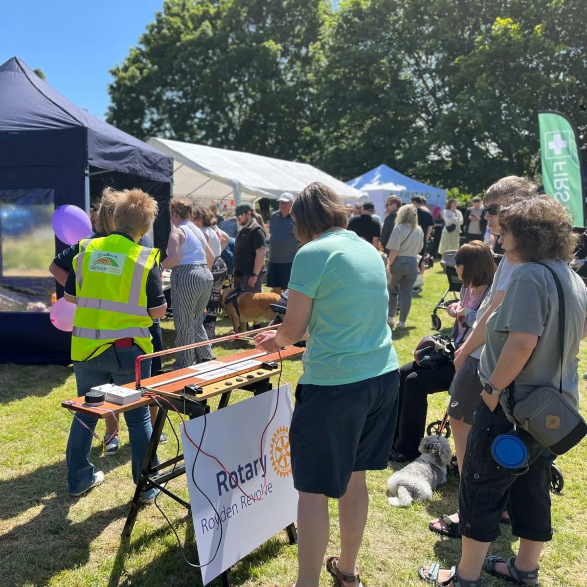 Our busy June continued yesterday with some of the team at the Greasby Festival. 

Some good fun had and funds raised in the sun! 

#greasbyday #wirral #rotary #rotaryclubsofwirral #roydenrevolve