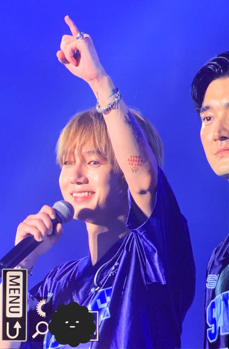 Yeouljida's tweet photo. 240623
약소오옥 🤙
도자아아앙👍
싸이이이이인👉
복사아아아아아 🫱
#Yesung #예성 #イェソン #艺声  
@shfly3424 @YESUNG_smtown https://t.co/haDlO4r4sj