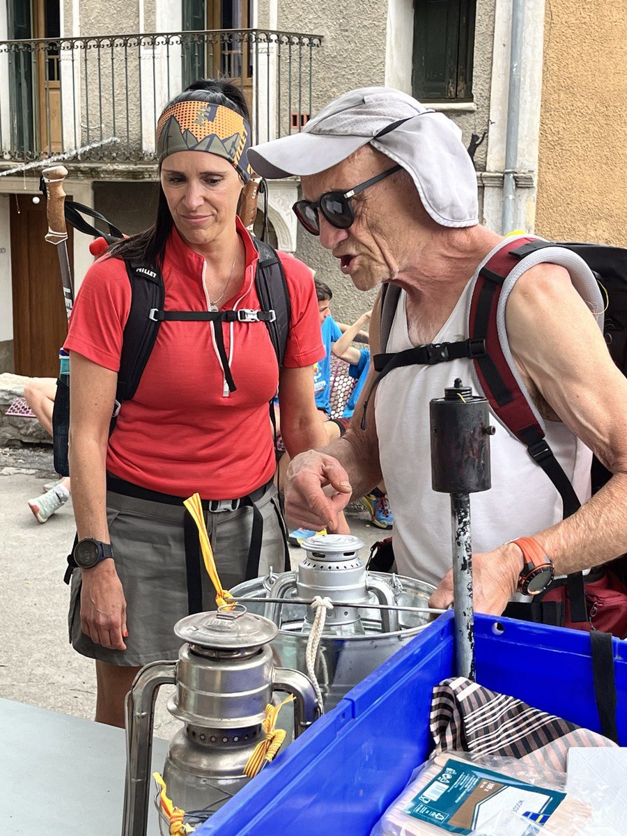 CasalConflent's tweet photo. @omnium Van sortir de #Fillols ahir 22 de Juny a les 14:30 i Avui han baixat del pic a Fillols en dues hores i mitja...
Avui han arribat en Toni Glory, la Muriel Taurinyà i en Bruno, amb la #Flama2024 renovada a #Vilafranca del #Conflent, i s'escamparà el foc per tota la terra catalana! https://t.co/cECacqfYR3