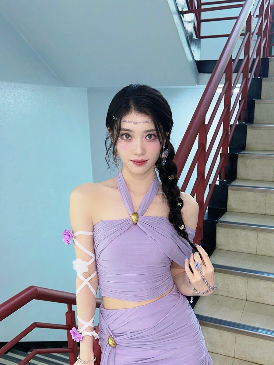 official_kep1er's tweet image. Shooting Star 3주차 끝🥹✨
너무 고생 많고 고마워용~~
다음주도 잘 할게용!!😎

#샤오팅 #XIAOTING
#Kep1er #케플러