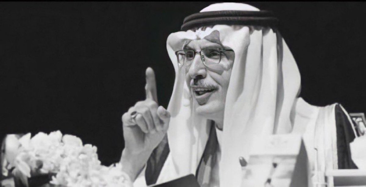 _mad7_'s tweet image. يقولون اللي تحبّه تضمه بالعين
أنا بأي عين أضمك وأنت عيني❤️