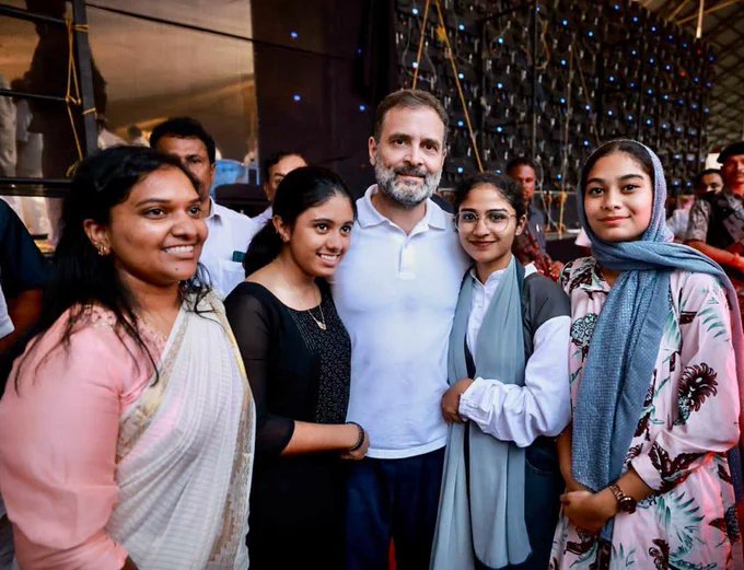 <a href="/JaikyYadav16/">Jaiky Yadav</a> बड़ी ब्रेकिंग ⚡

राहुल गांधी ने अपने वायनाड परिवार को एक भावनात्मक पत्र लिखा है

“जब मुझे दिन-ब-दिन दुर्व्यवहार का सामना करना पड़ा, तो आपके बिना शर्त प्यार ने मेरी रक्षा की

आप मेरी शरणस्थली, मेरा घर और मेरा परिवार थे। मुझे एक पल के लिए भी ऐसा नहीं लगा कि आपने मुझ पर शक किया है”