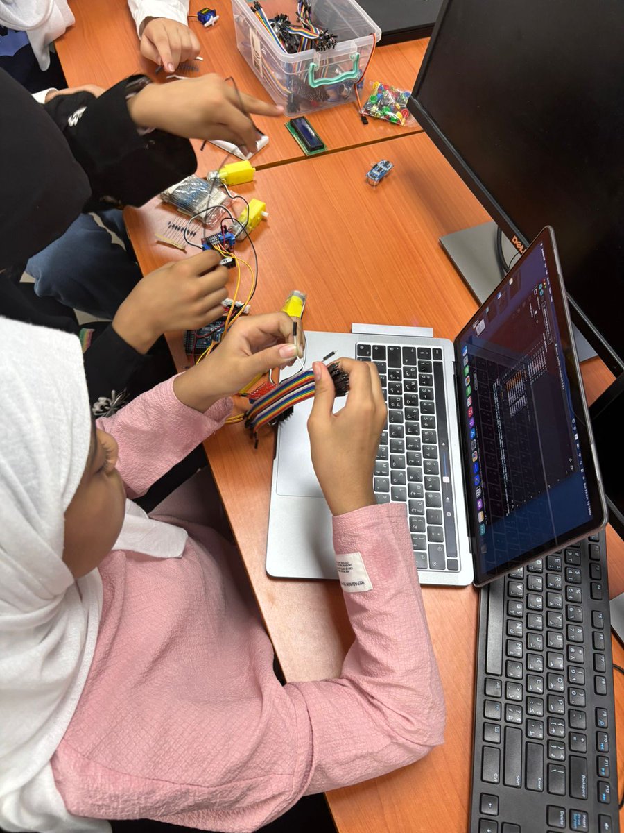 TechnovatorsSA's tweet photo. 🚀✨ Today was full of innovation and creativity under the supervision of Technovators! We enjoyed amazing sessions in robotics and Arduino technology. Thanks to everyone who participated and contributed to making this day a success! #Technovators #Education #Innovation https://t.co/jOnLnmCFWB
