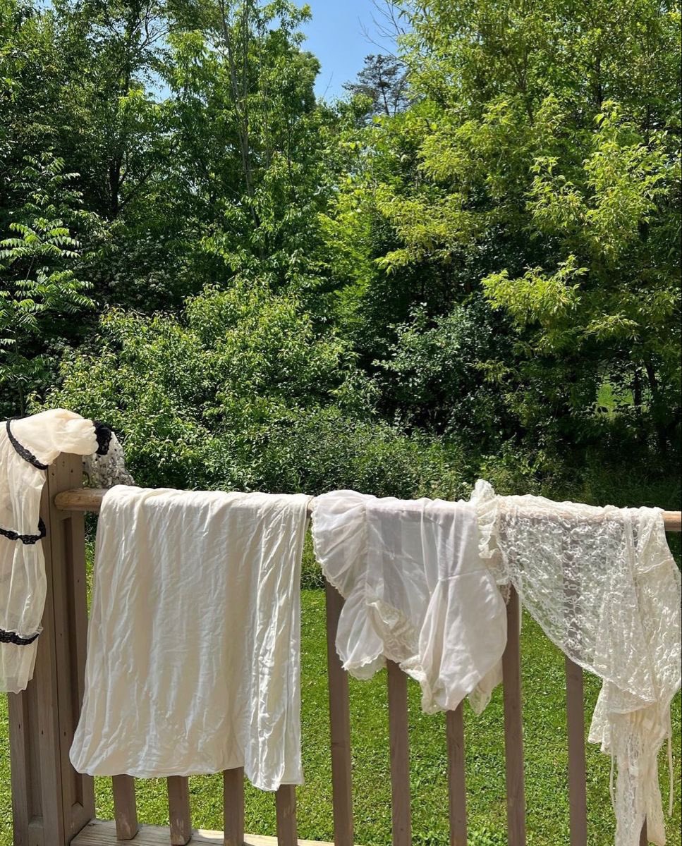 Sunday cottagecore moodboard 🤍🍃🦢