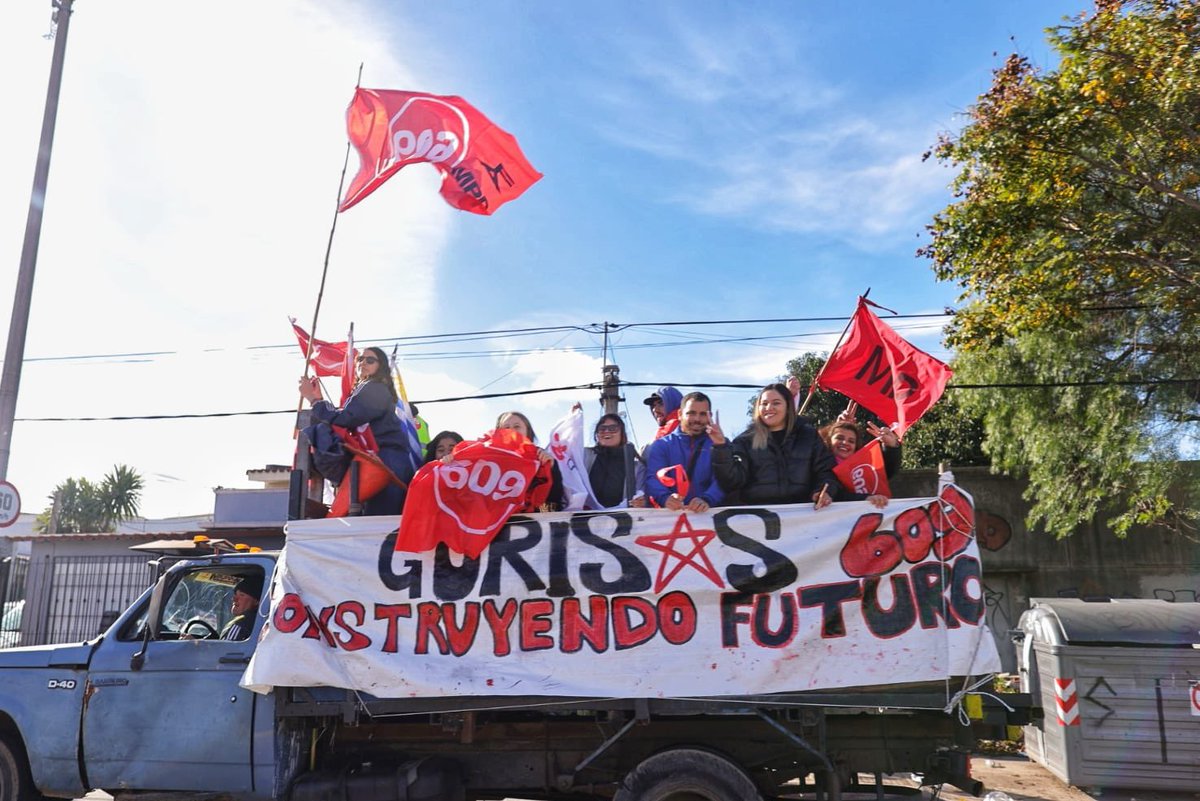 Gurises construyendo futuro

#VuelveLaGente