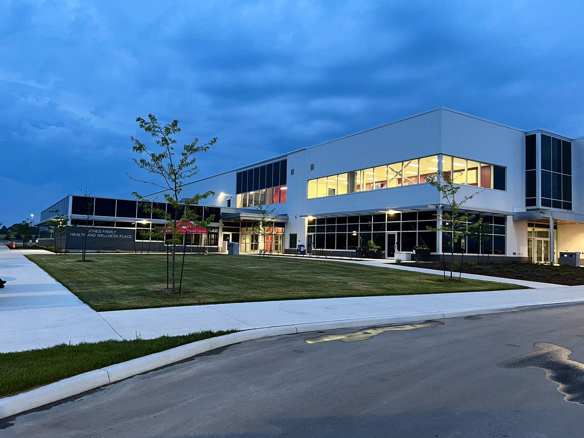 berryonline's tweet photo. Last night, I was pleased to join my friend &amp; colleague, @wellesley_ca Mayor @JoeNowak863 for part of yesterday’s opening of the new Wellesley Recreation Complex community celebration! Lots of great community spirit for this awesome new facility! Well done, #MayorJoe &amp; team! https://t.co/1O78z9c2uJ