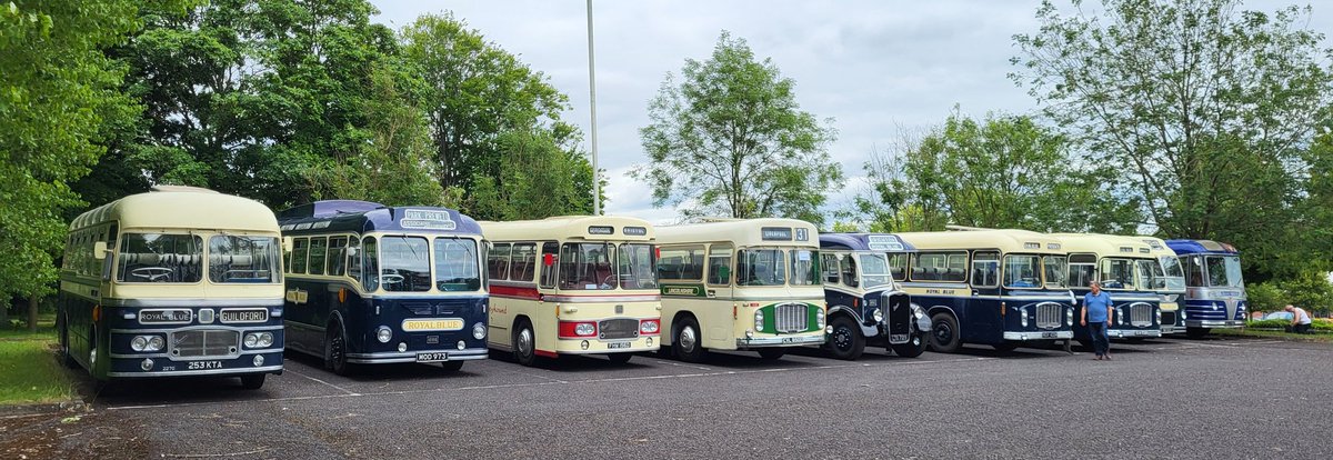 #royalbluerun24 Coaches have arrived at <a href="/MilestonesHCT/">Milestones Museum</a> for a welcome lunch break. Next and final stop, #Newbury