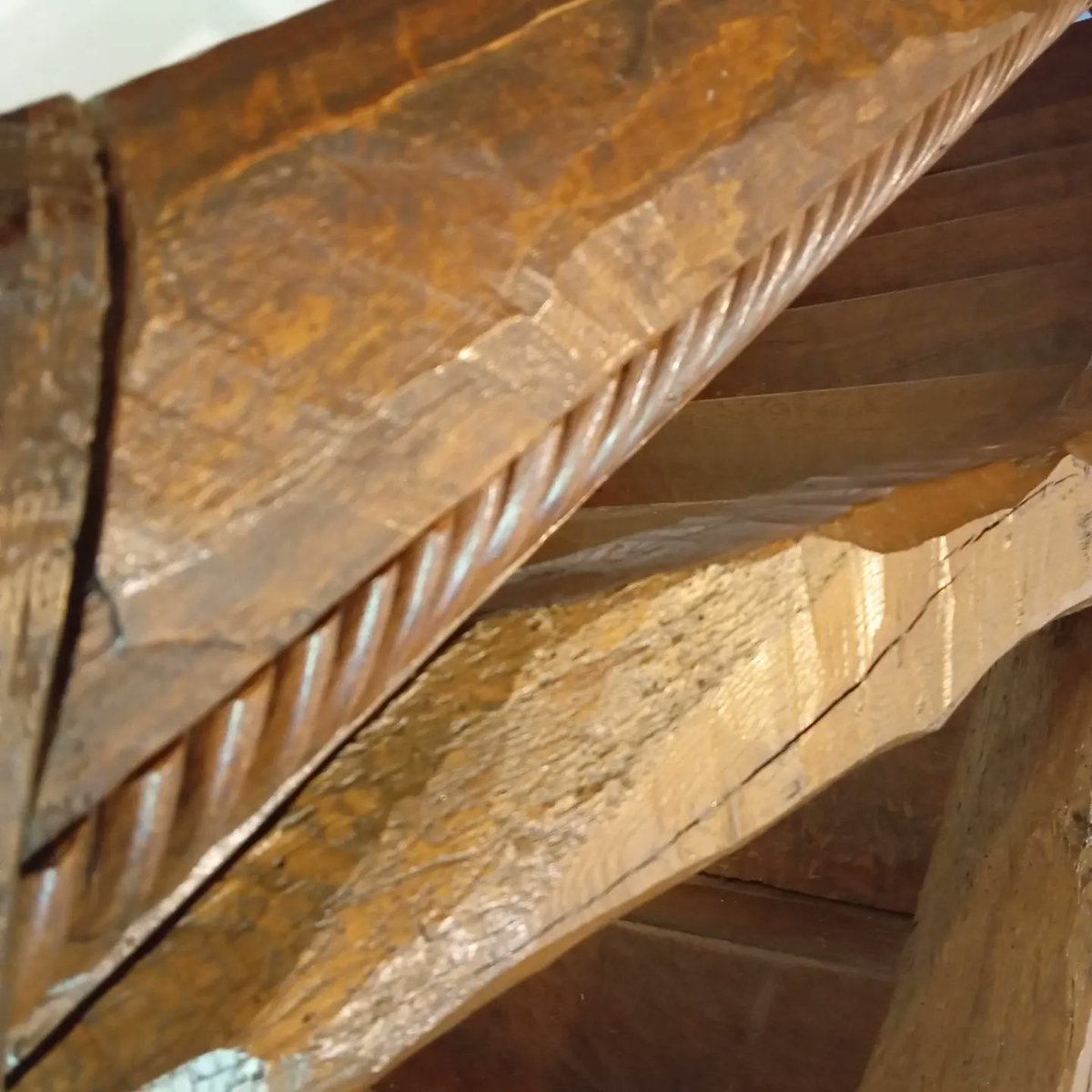 CastilloArgueso's tweet photo. Sin duda, la madera es lo más admirado y quizás lo que más sorprenda a los visitantes que vienen intrigados por el precioso castillo que tenemos.
Más info: 942779632 /castillodeargueso.com
#castillodeargüeso #campoodesuso #trabajoartesanal #azuela #turismocantabria #sobaler https://t.co/wYcAOzACOr