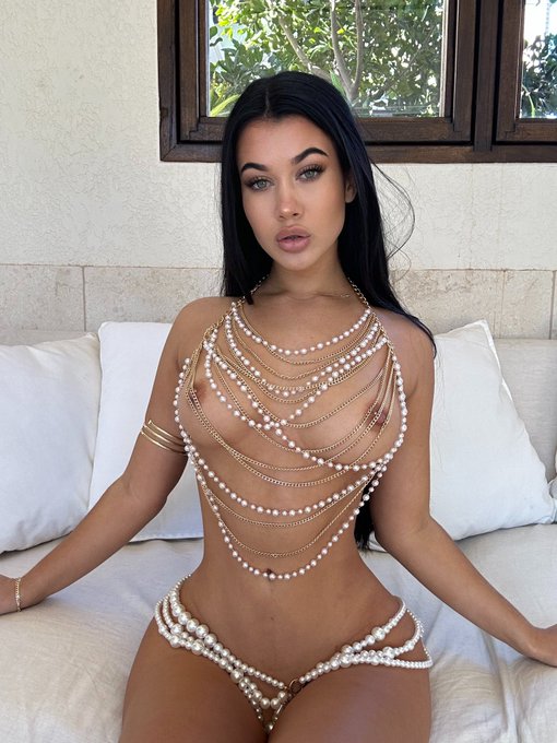 Come chat to me here: https://t.co/JRdRIGTb3X https://t.co/WNvWRcFkJ8