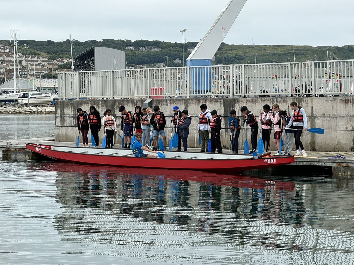 STMM20's tweet image. All aboard at the Weymouth and Portland National Sailing Academy for a morning on the water. Training completed ✔️, life jackets on and checked,chants ready. The race is on … but which dragon 🐉 boat 🛶 will win?
#ThoseWhoCanDo
#TeamWork
#RedBlueGreen
#MemoriesInTheMaking