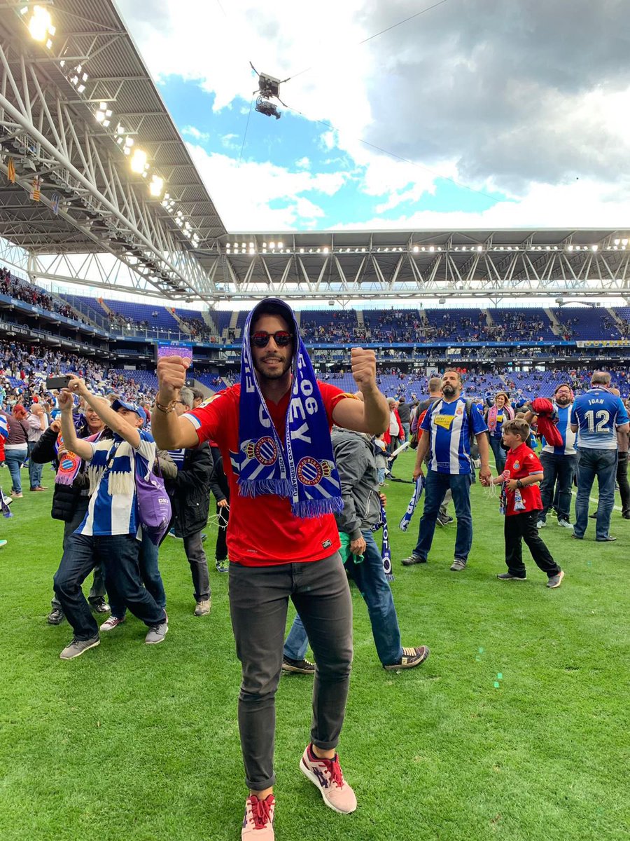 AlexMChef9's tweet photo. @RCDEspanyol #LluitaFinsElFinal 🤍💙 https://t.co/JyQLlTH9DH