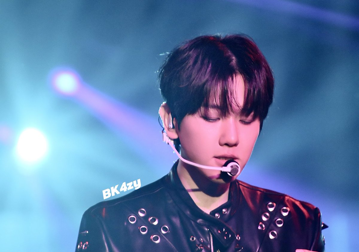 BK4zy's tweet photo. 240610｜𝙇𝙊𝙉𝙎𝘿𝘼𝙇𝙀𝙄𝙏𝙀 HK 🇭🇰  '.ㅅ'
#BAEKHYUN  #Lonsdaleite #2024BAEKHYUNASIATOUR
#백현 #변백현 #边伯贤 
@B_hundred_Hyun
@BAEKHYUN_INB100 https://t.co/98qUArCkD6