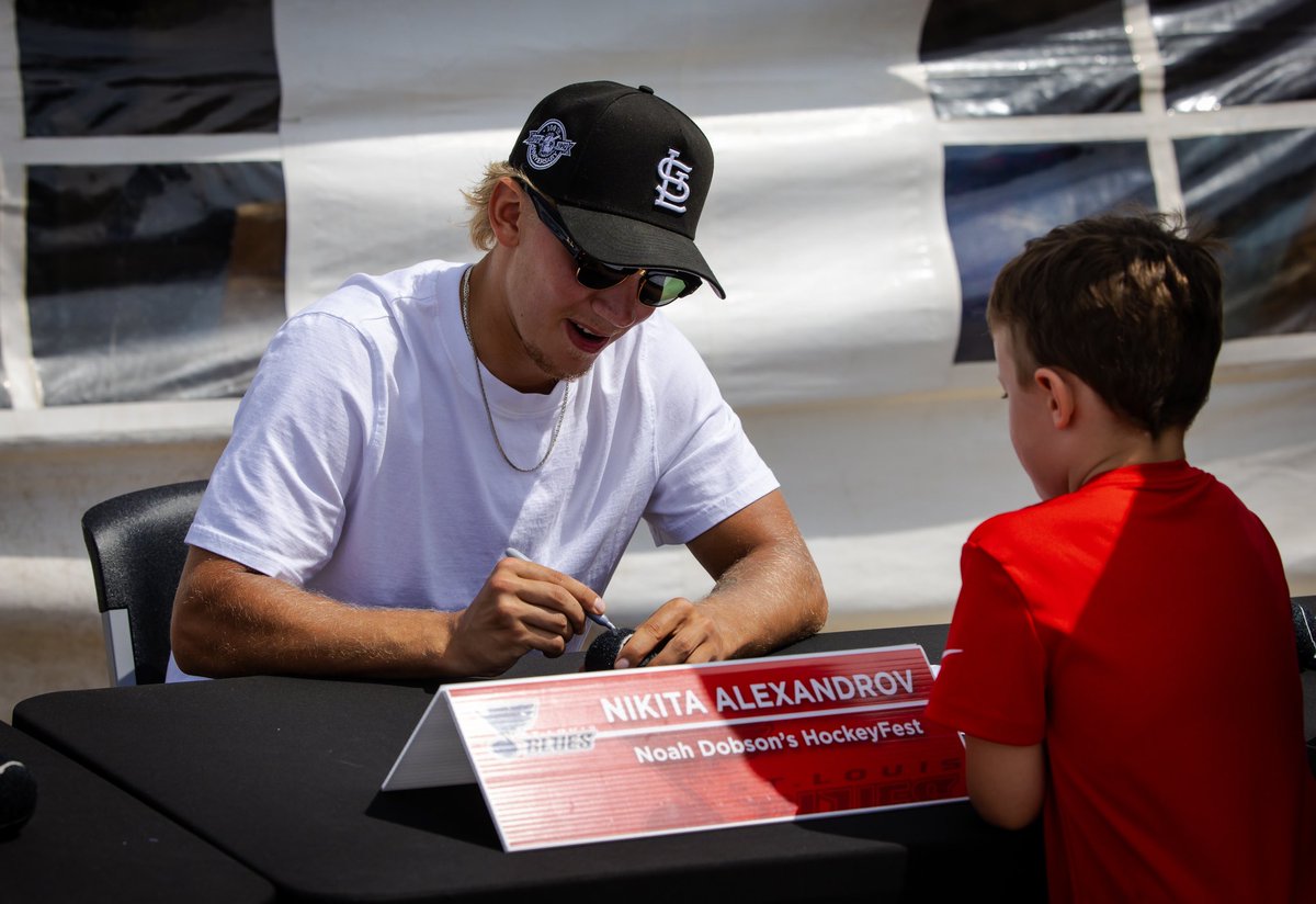 CUPEvents's tweet photo. ✍️📸 Thanks to our special guests for joining Noah Dobson at HockeyFest yesterday on the grounds of Credit Union Place.
Volunteering their time to take hundreds of photos and sign autographs for OUR community. 🤝
#Alexandrov | @SquiresCam | @BennettMac | #Spence | #McKenna https://t.co/G7QKYYJkS2