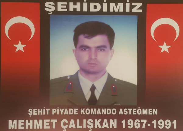 astegmenler's tweet photo. Şehit P. Komd. Atğm. Mehmet ÇALIŞKAN 🇹🇷
[221. Dönem]

24 Aralık 1991 tarihinde Şırnak ili İkizce köyü kırsalında BTÖ mensuplarıyla girilen çatışmada şehit olmuştur. https://t.co/NMUpiHztI7