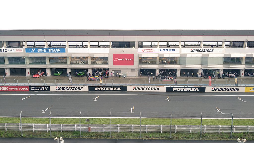 carrykmmt's tweet photo. #FormulaBeat 第7戦
天気に左右されながらも、
SCスタートからのリスタート、
再度SC導入からの最後一周のバトルなど、
白熱の連続でした。

関係いただいた皆様、
本当にありがとうございました！

なお、本日の模様は後日
#FM791 #KSC46 内で放送予定です。

#富士スピードウェイ https://t.co/fzHs85RUwB