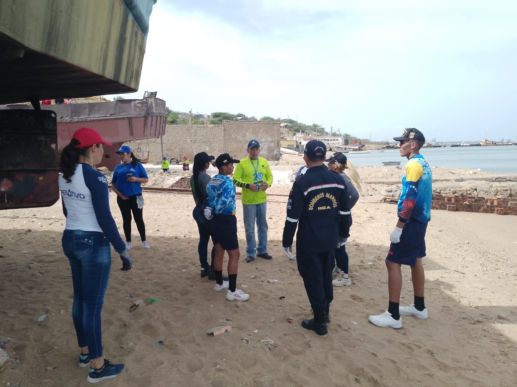 El <a href="/inea_venezuela/">INEA</a> a través de <a href="/captolaspiedras/">Capitanía de Puerto de Las Piedras</a> realizó Jornada de Saneamiento Ambiental a la  Playa El Castillito, Mcpo. Carirubana, cantidad de material sólido recogido 50 bolsas, en un área en metros lineales saneadas 1 km.