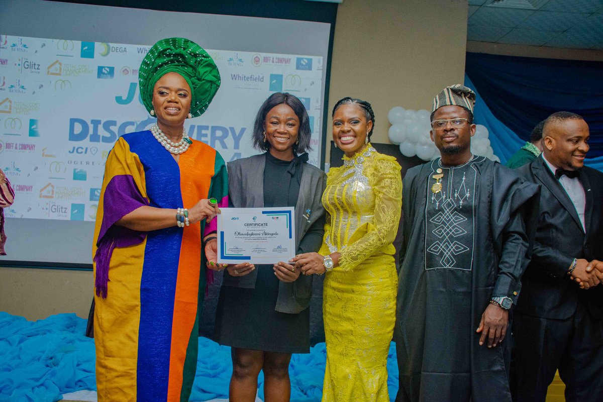 jci_nigeria's tweet image. The atmosphere was alive with excitement as attendees enjoy gourmet dining, and the presentation of prestigious awards to JCI Nigeria Leadership Academy participants and JCI Senators, symbolizing the pinnacle of dedication and excellence.

#SEE
#InspireTheFuture 
#JCINigeria
