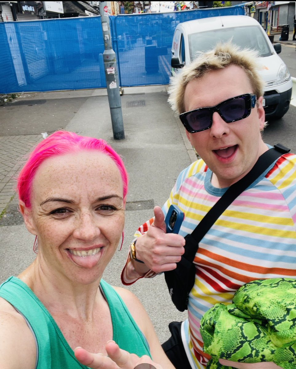 amandalowe_bham's tweet image. When you bump into the original #PRpunk @joelycett while out on a sweaty run. 

#QueensHeath royalty heading to set up. Today’s the day. Bring it #QueensHeath!