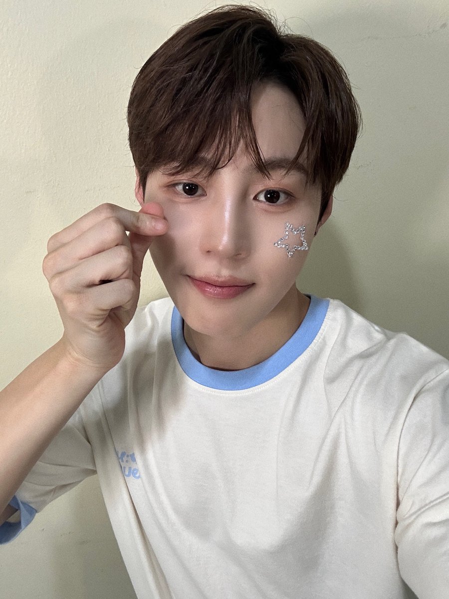 BPM_HSW's tweet image. [#하성운] 📸

2024 HA SUNG WOON FANMEETING [HA:NEUL JOURNEY] DAY2 완료 ✈️

앞으로 펼쳐질 성운의 여정에 힘이 되어주는 존재가 되어주실 하늘들☁️ 어제도 오늘도 함께여서 행복했어요🤍

#HASUNGWOON
#HANEUL_JOURNEY