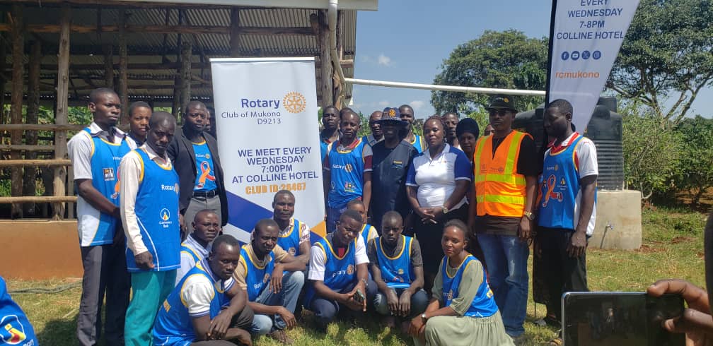 rcmukono's tweet image. @DGEdwardKakembo hands over the economic empowerment BCUP project by RC Mukono to beneficiaries in Ngogwe
@AquinusGerry @IsaacSLK @WanandaNasur @angiemerice @moolialbertsibu 
#District9213 
#creatinghopeintheworld

What a wonderful day to be a Rotarian! Viva la Rotary