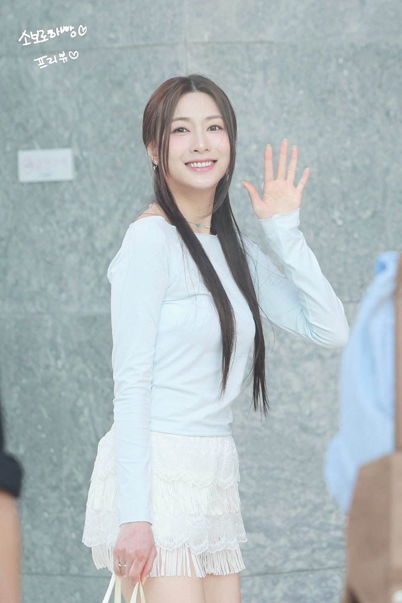 240623 원더러스트 페스티벌 프리뷰

여름 꽃🌻

#에이핑크 #오하영 #Apink #Hayoung