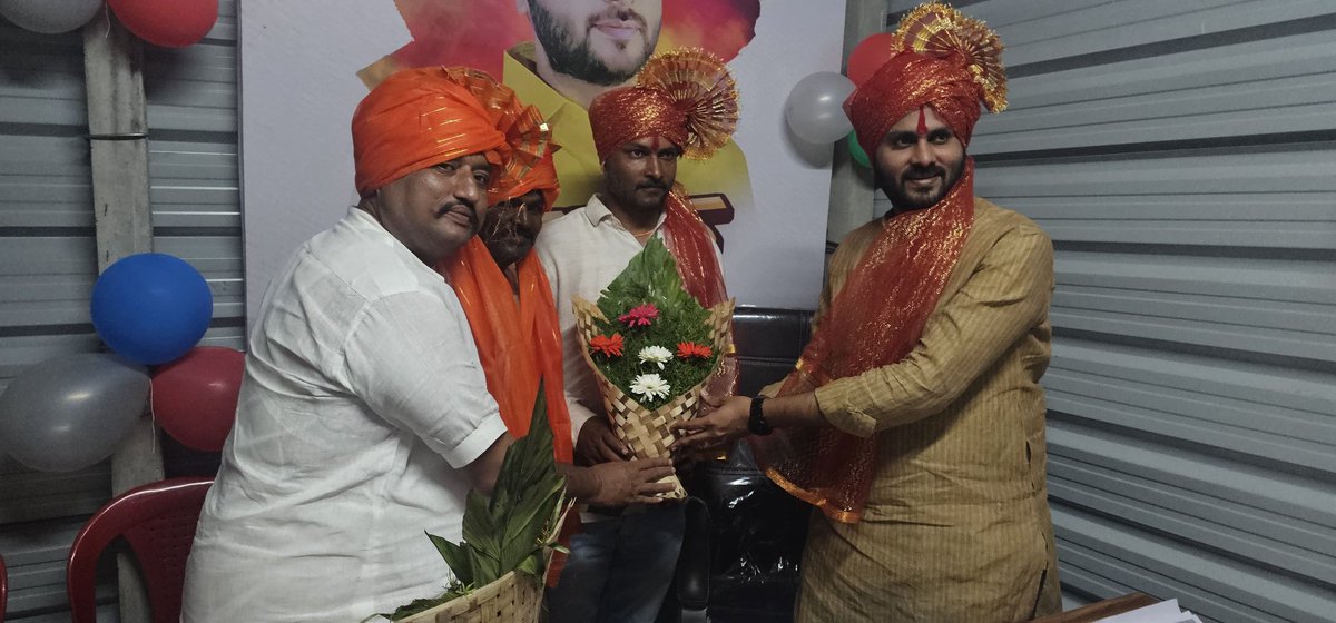 amarpatil5050's tweet photo. हत्तूर तालुका दक्षिण सोलापूर येथे युवा उद्योजक श्री शिवशंकर नायकोडे, श्री बसवराज डमनाळ यांचे नवीन संतोष ट्रान्सपोर्टेशन ऑफिस उद्घाटन करून शुभेच्छा दिल्या.
#Solpaur #mh13 #Southsolapur #सोलापूर #दक्षिणसोलापूर https://t.co/8Jn0ngnpkQ