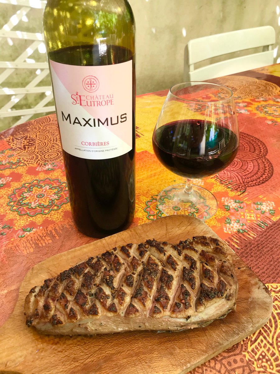 Cathare111's tweet photo. Aller! Bonnet a Appétit! 
Oui! ... Bon! 🤔 🧐
le petit #magretdecanard du Dimanche 
Sauce poivre noir maison 😉
#vin du jour 🍷
Château de Saint Eutrope Rouge
#corbières 2021 Maximus
14 degrés #saintlaurentdelacabrerisse
#Aude #vigneronindependant 
🍇 🍷
#chateaudesainteutrope https://t.co/IwkCrBT3Gc