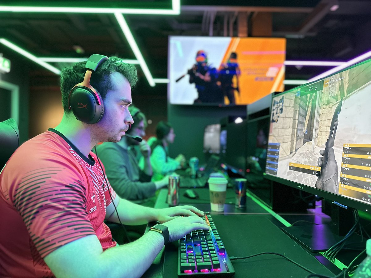 QUBLAN Playoffs Live Now!!

twitch.tv/qubesports

live audience @ new gaming cafe, 92 Lisburn Road