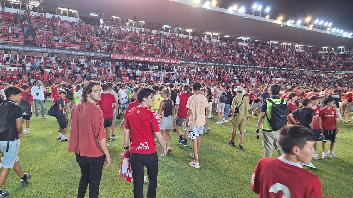 hideiker's tweet image. Increíble vivir un ascenso en directo y de esta manera. 🥲 🥳
@csanchez3105 @MalagaCF