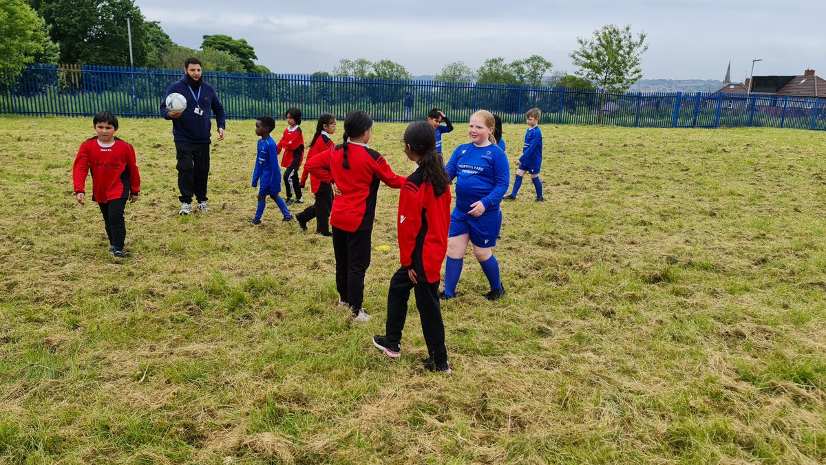 Horton Park Primary (@hortonparksch) on Twitter photo Our Year 4 children had a great time playing in our school football tournament with <a href="/CopthorneSch/">Copthorne PS</a>. They had great fun and made new friends. #WeExceed #teamwork #newfriends Our Year 4 children had a great time playing in our school football tournament with <a href="/CopthorneSch/">Copthorne PS</a>. They had great fun and made new friends. #WeExceed #teamwork #newfriends