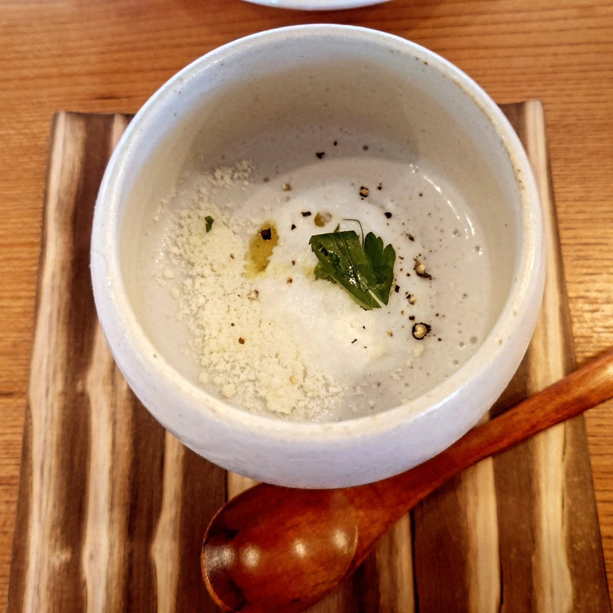 laccouyu's tweet photo. 雨の中ママ友が連れてってくれたイタリアンでオードブルからスープ、パスタ、メイン、デザートまでの、フルコース。

食べすぎた。
もうすぐ人間ドックなのに。 https://t.co/WNL2ZLDAc9