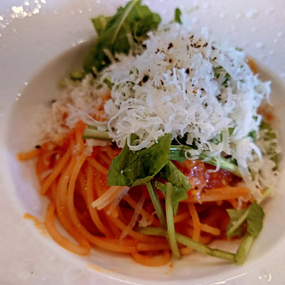 laccouyu's tweet photo. 雨の中ママ友が連れてってくれたイタリアンでオードブルからスープ、パスタ、メイン、デザートまでの、フルコース。

食べすぎた。
もうすぐ人間ドックなのに。 https://t.co/WNL2ZLDAc9