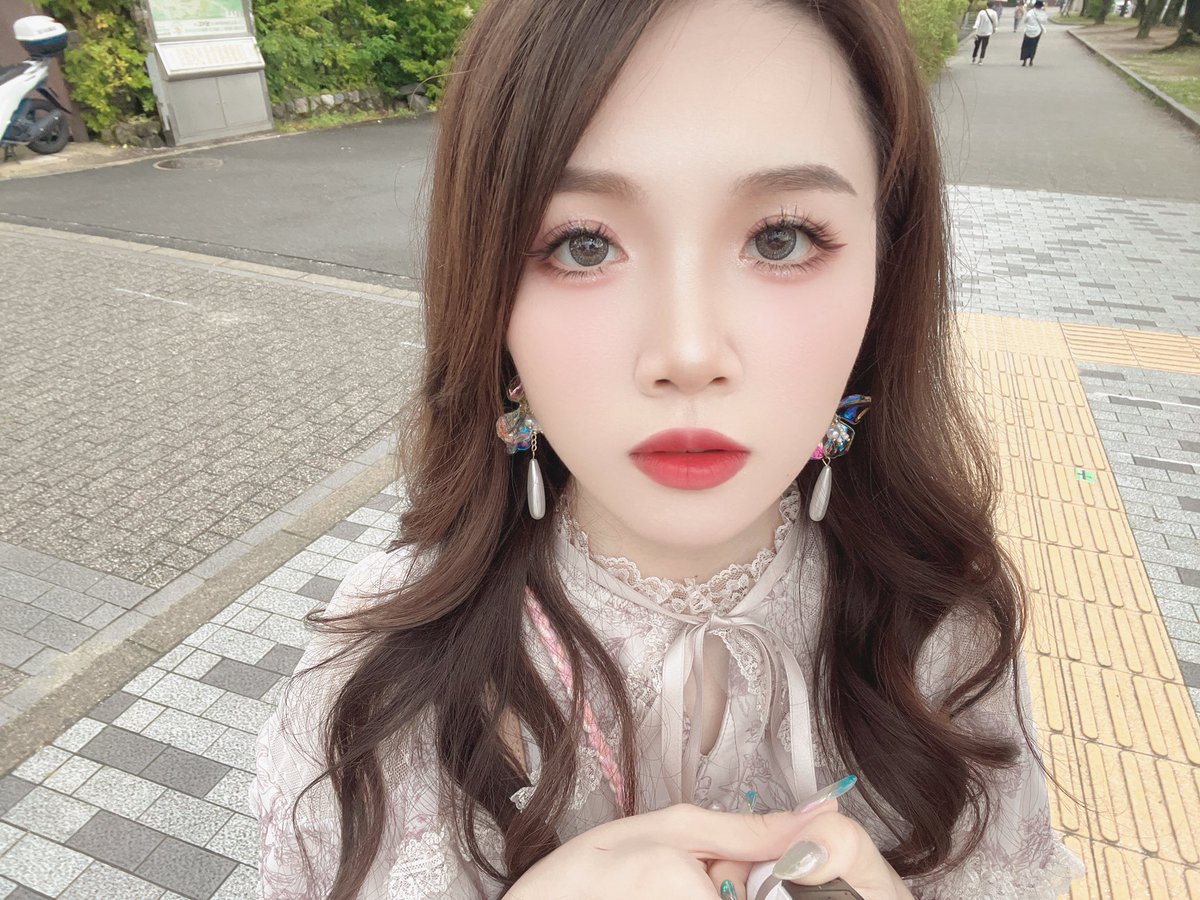 (୨୧ ❛ᴗ❛)✧ じー