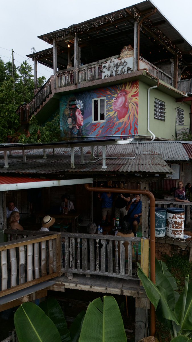 gianmerced's tweet photo. Campo es Leña en Adjuntas es un 30/10

Literalmente acabo de probar el mejor trago de Ron, China, Guayaba, y Parcha 

Y la pizza, que ni se diga 😍🤤 https://t.co/W5K4okfJQd