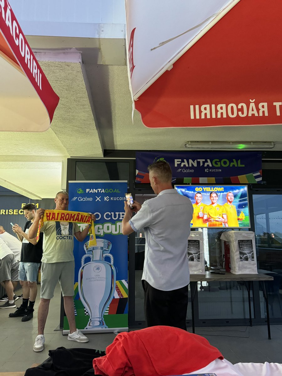 BlockSync__'s tweet photo. Romania lost the match, but @Fanta_Goal won again in Romania, Vaslui🇷🇴.

The Hangout in Vaslui was a success, despite the loss. People enjoyed the atmosphere and they are in love with @Fanta_Goal.

The event was made possible also by @kucoincom and @Galxe.🎉

See you soon!🧑‍🍳 https://t.co/zMKhXF16fs