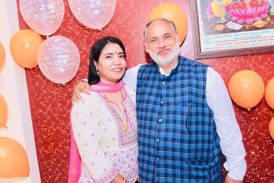 DeepakK16733955's tweet photo. @JPBhaiBJP
श्री जय प्रकाश (जेपी भाई) एवं भाभी जी को शादी की सालगिरह की हार्दिक बधाई एवं शुभकामनाएं। https://t.co/NtVy0mM3O0
