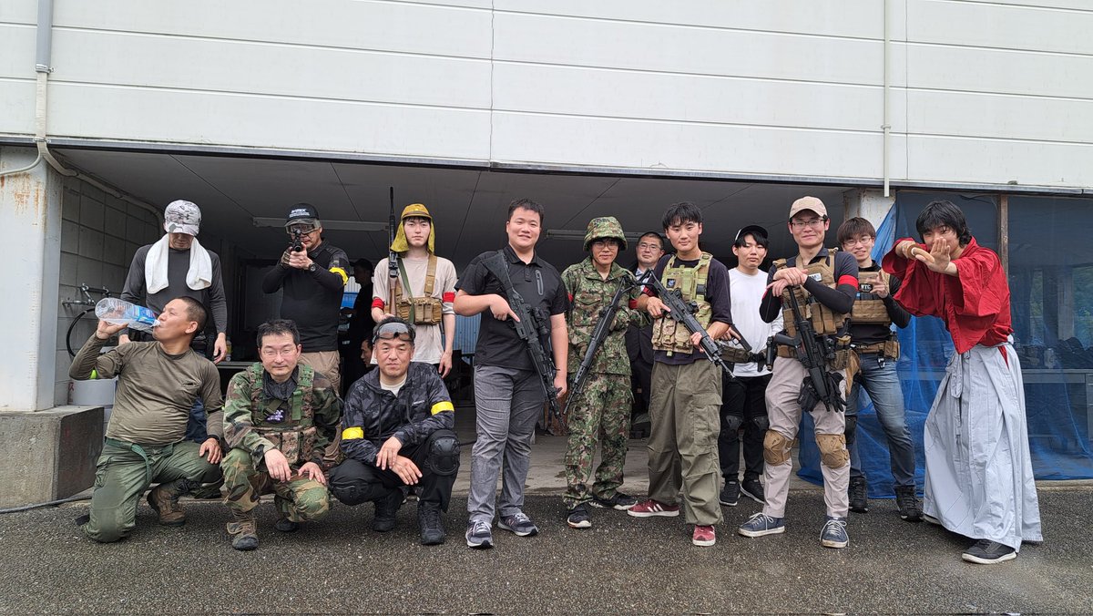 本日の日曜定例会。
途中雨もありましたが
何とかゲームできましたね。
本日はありがとうございました。
次回もよろしくお願いします。
#cqbfieldalpha
#tomo疑似餌店
#便利屋いのちゃん
#レディース脱毛サロンoneshot
#メンズ脱毛サロンoneshot
#キッチン女王